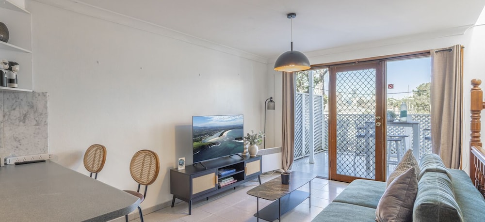 Kozyguru | Balmain | Townhouse bridge view or Charming Comfy Studio