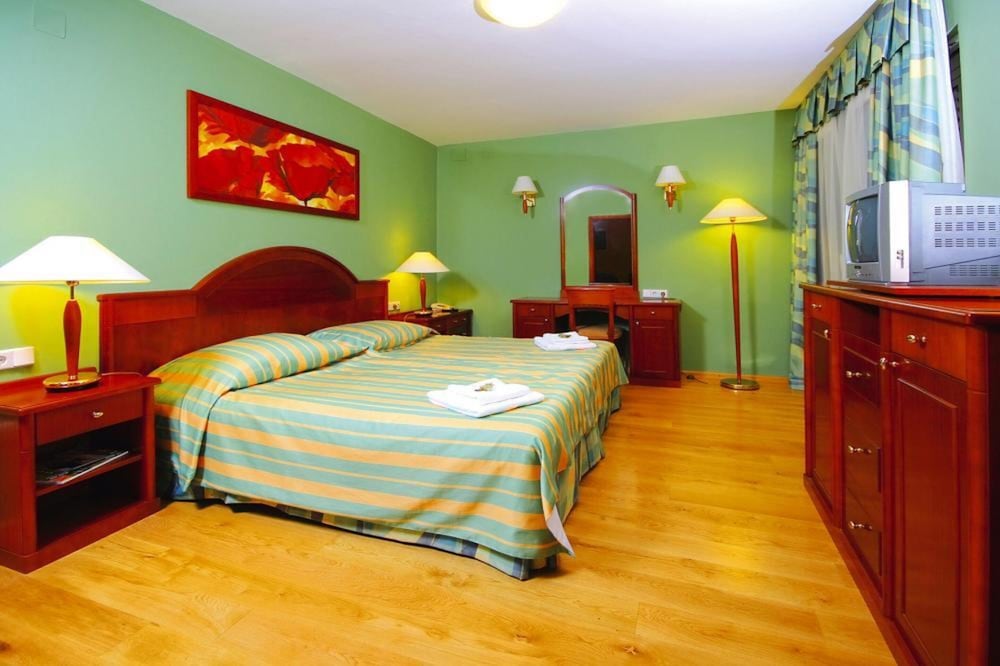 Beautiful Apartments in Jelsa, With Pool