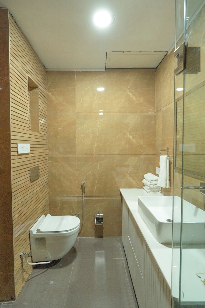 Gajraula Sukhdev Dhaba & Resort