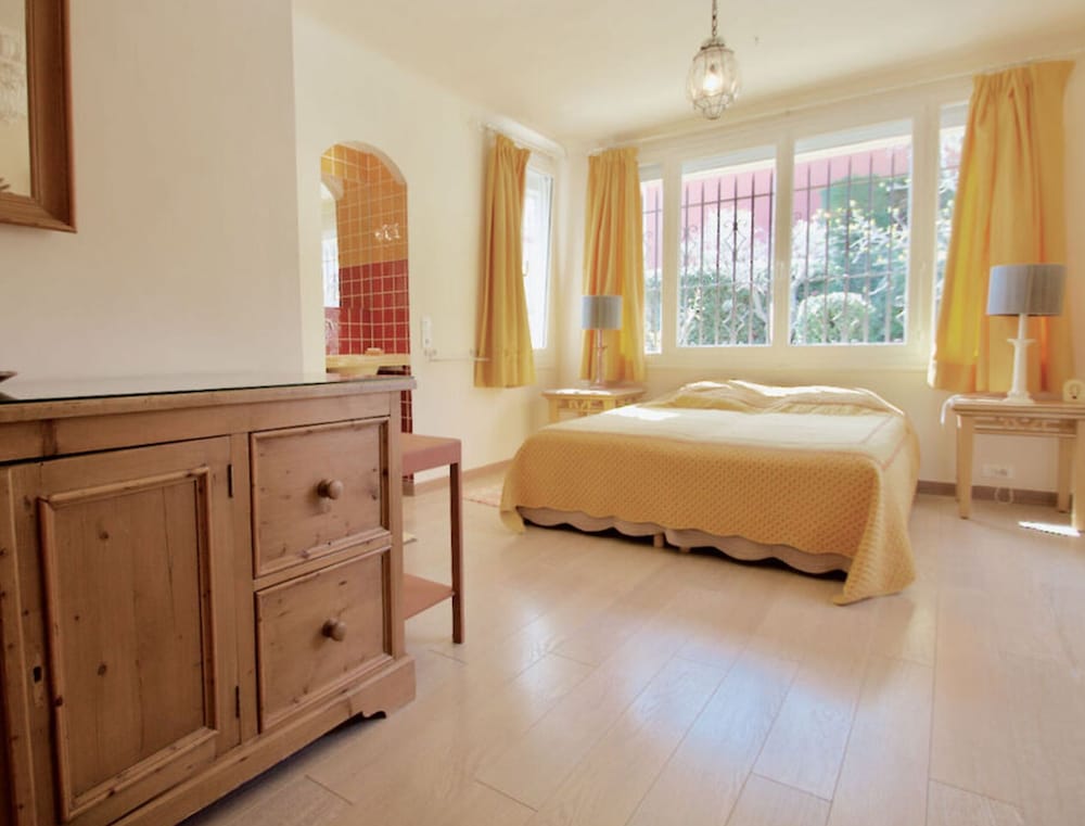 Lou Cade - Theoule-sur-mer view 5