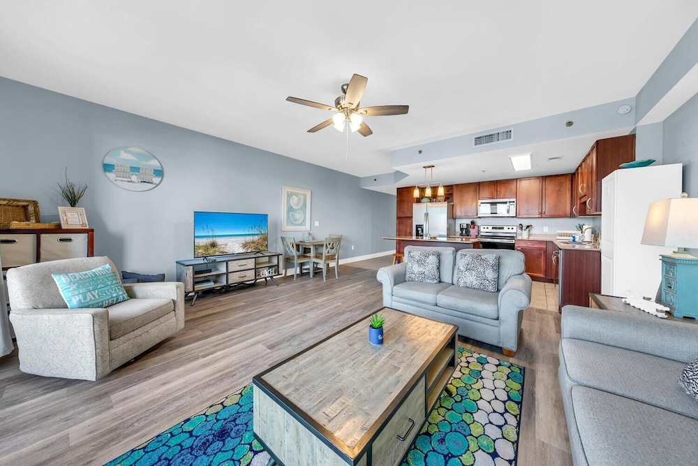 Laketown Wharf 402