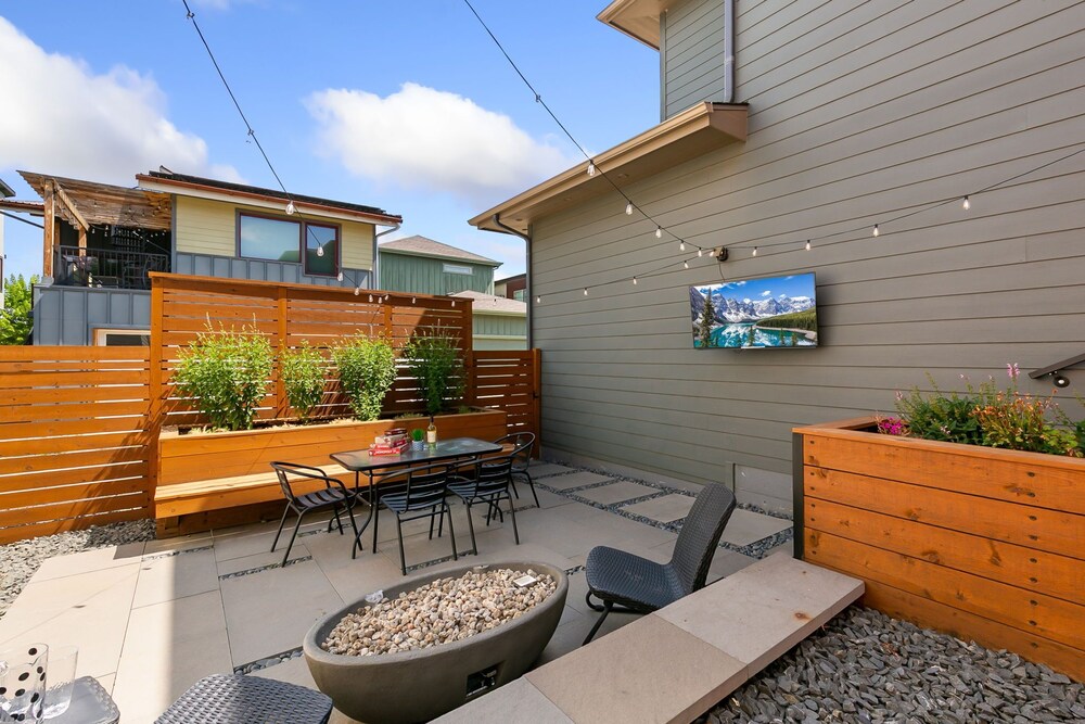 The Cycle Haus - Rooftop Deck With Hot Tub & Views