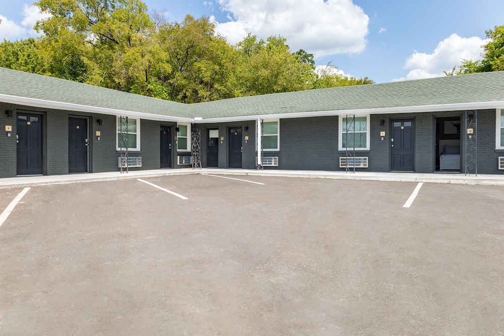 ComfortableUnique 1BR 10-Mins to Nash - Property Image 8