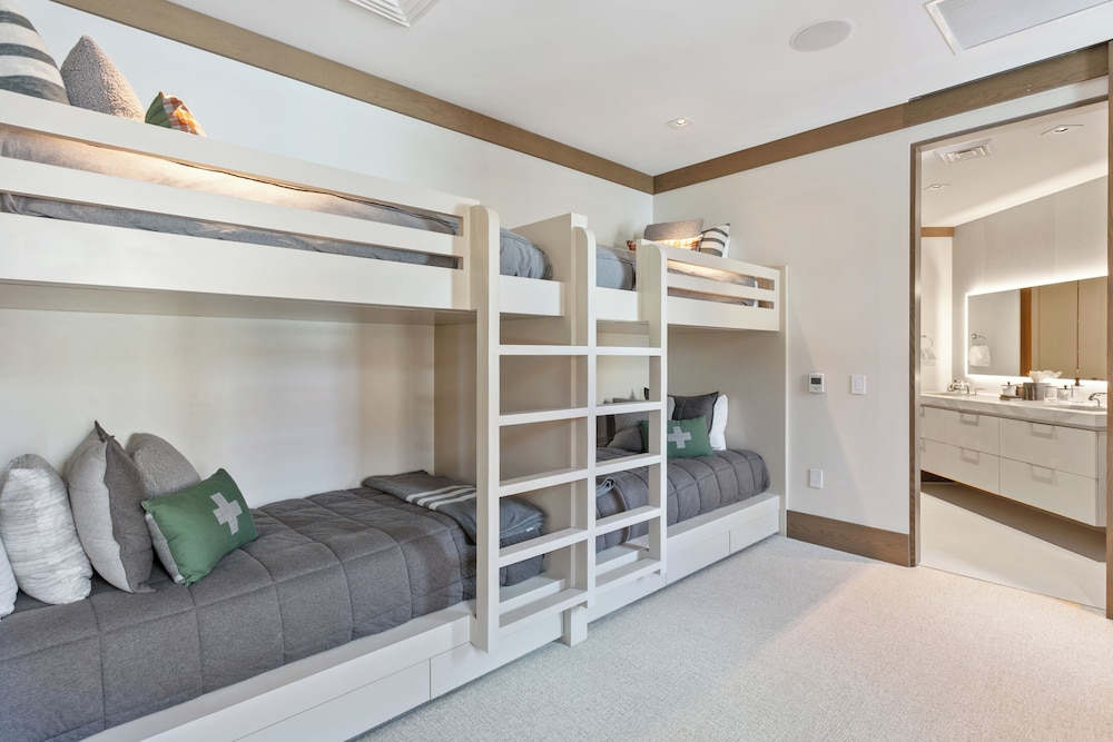 The Residences at The Tower-3 Bedroom Deluxe #6 3 Condo