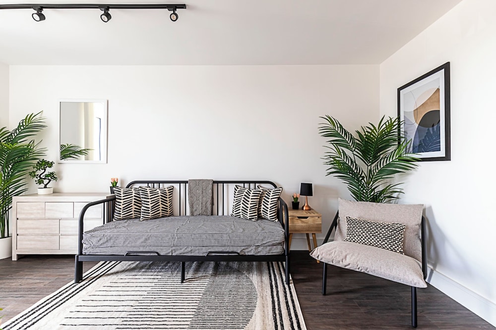 Sky-high Apartment With Modern Decor
