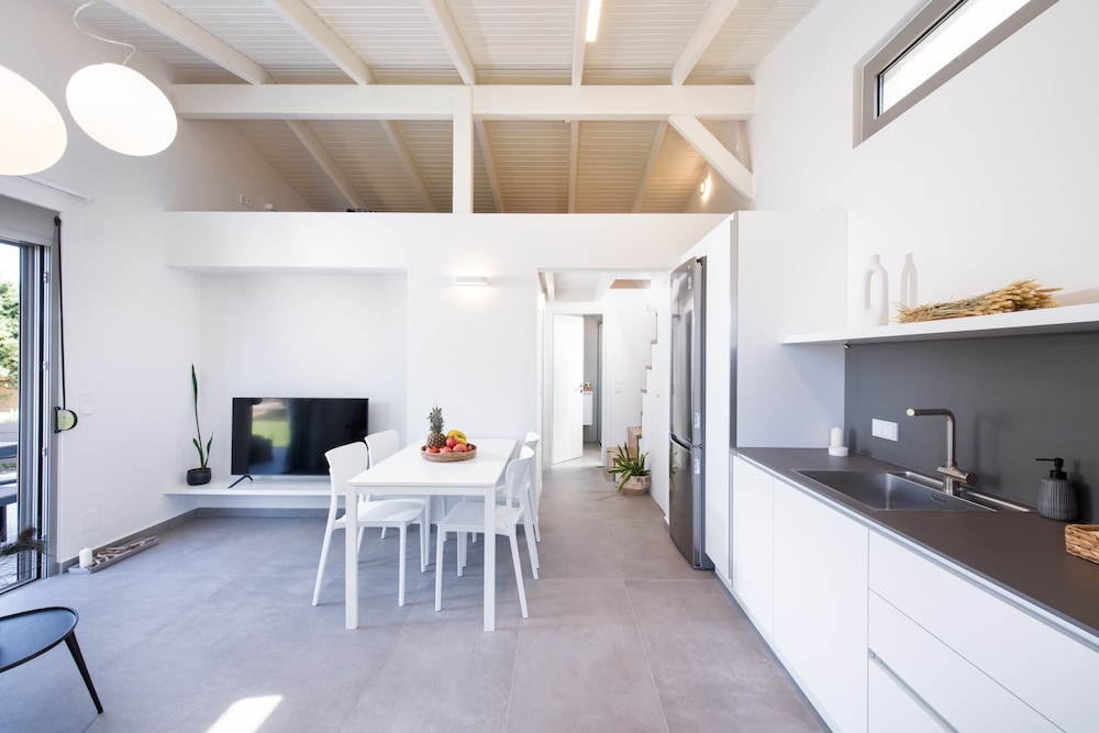 Theros Residence photo 4