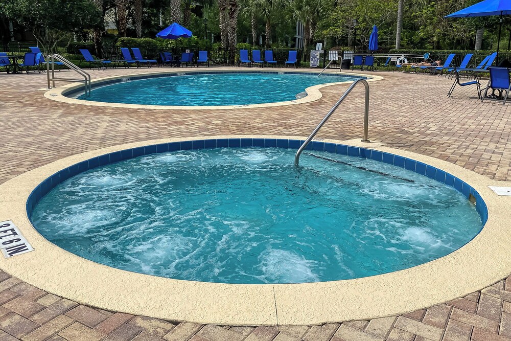 Serene Stay At Bahama Bay