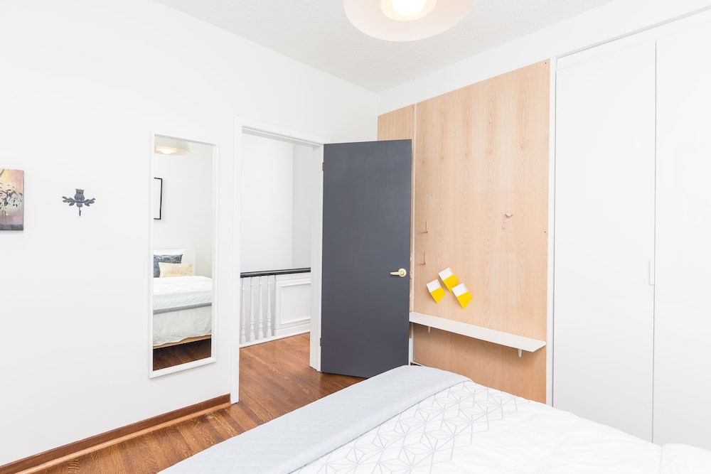 Applewood Suites - Queen West - Image 3