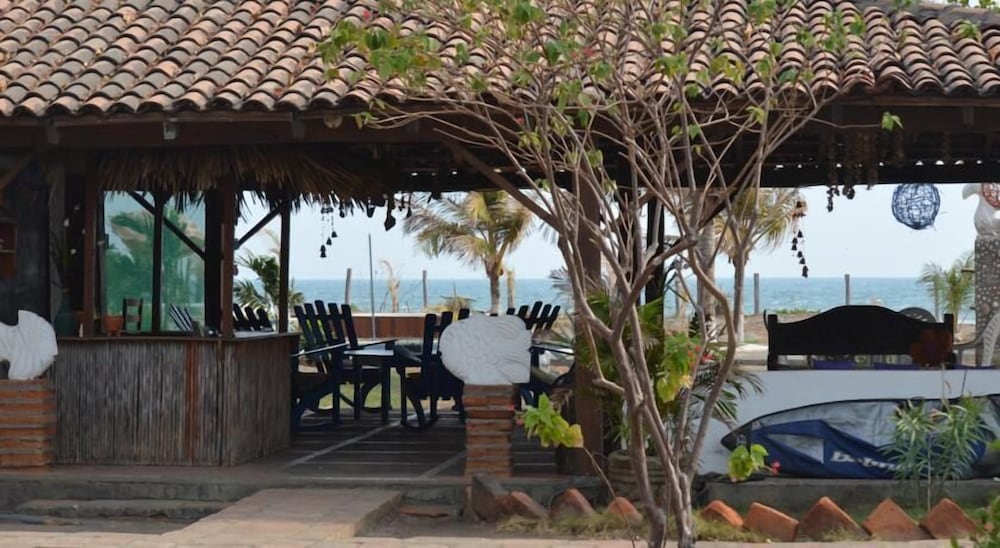 Somar Surf camp & Lodge