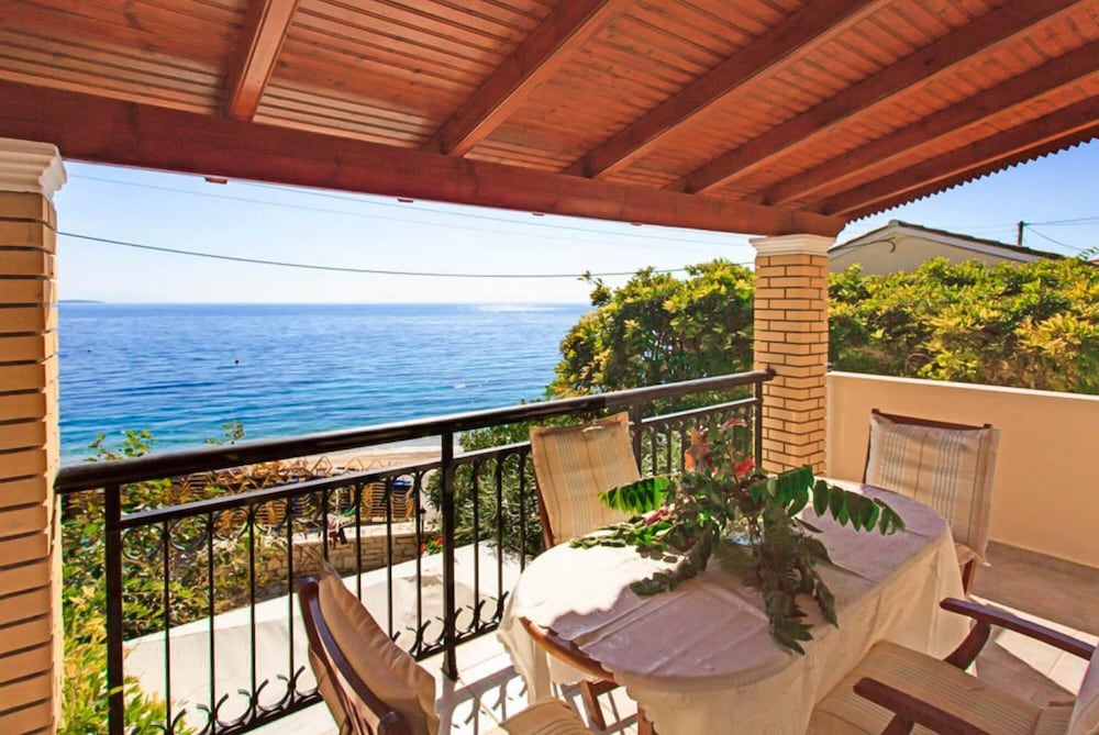 Fotini Walk to Beach Sea Views A C Wifi Car Not Required - 292 view 5