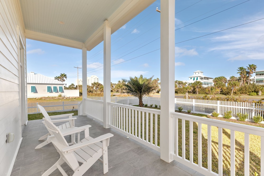 The Scarlett - Private Home At The Shores 3 Bedroom Home