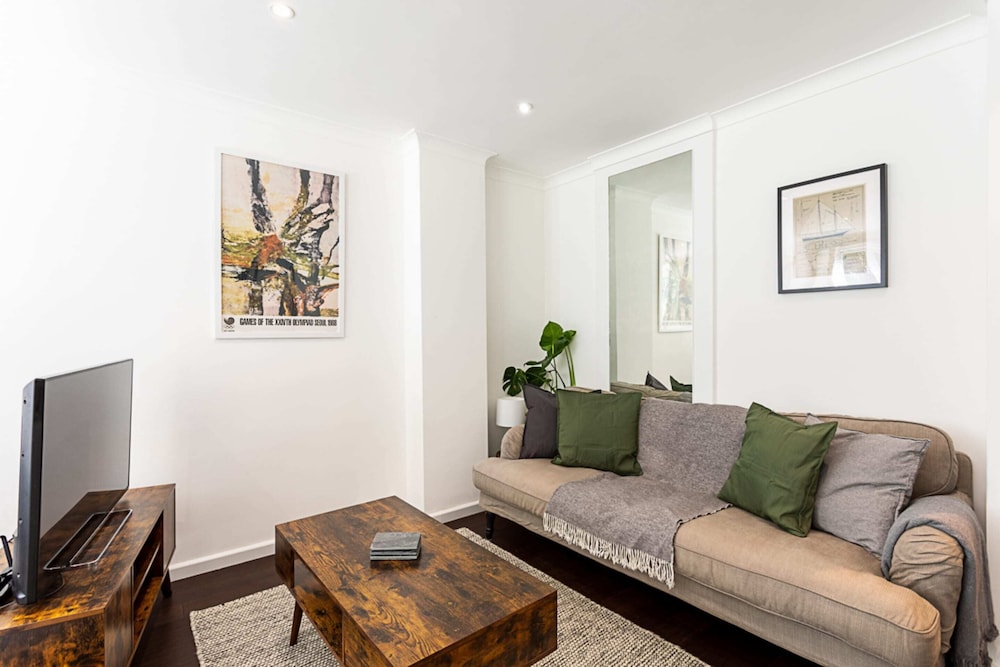 Bright & Cosy One-bed Apartment photo 4