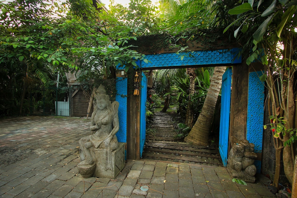 Rumah Nyaman Villa