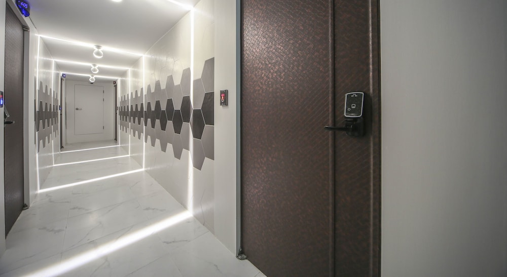 Hotel A