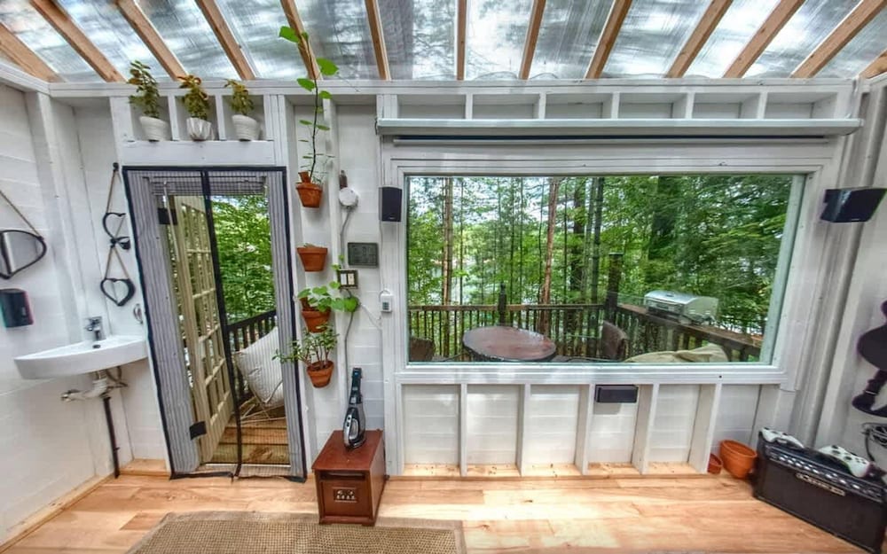 Private Island 5 Homes 2 Hottub Boat -sleeps 17