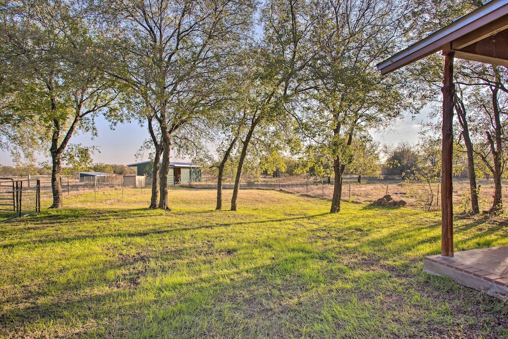 Gainesville Vacations - Charming Gainesville Retreat: Barn, Horses Welcome - Property Image 2