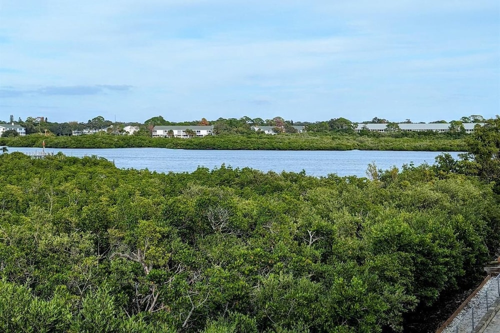 The Intercoastal #205 - Beachy Chic