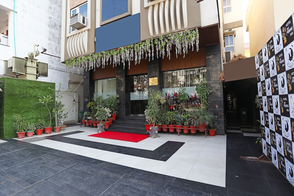 Hotel Flowers Inn