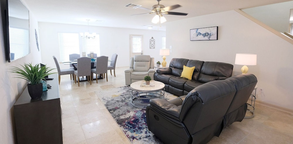 5Bdrm 2.5Bath 9Beds - The Nest Big House - Image 3