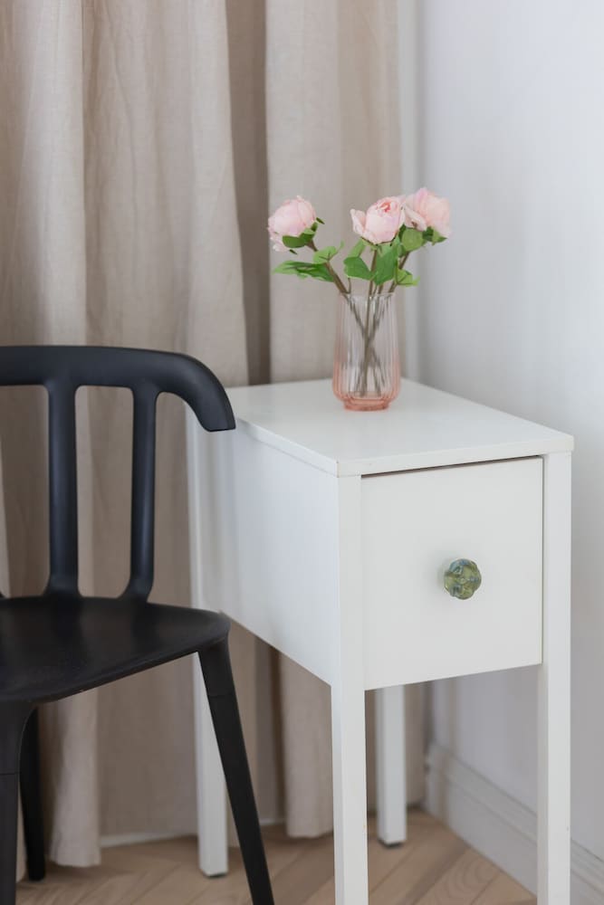Trendy City Center Apartment by Renters view 3