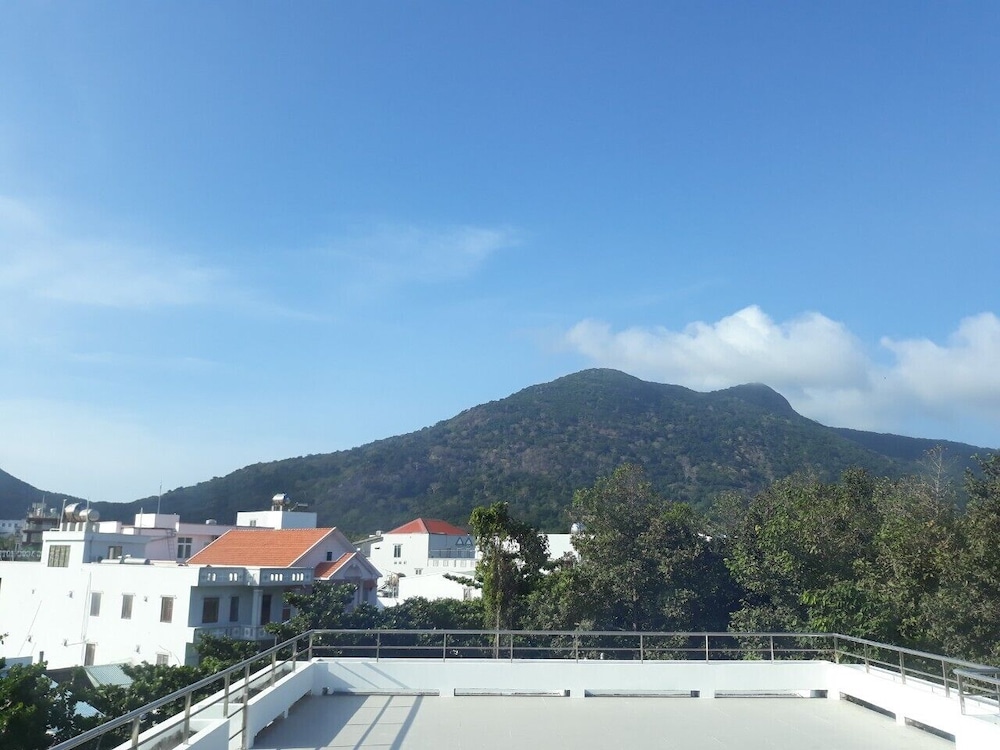 Nha Khach Con Dao