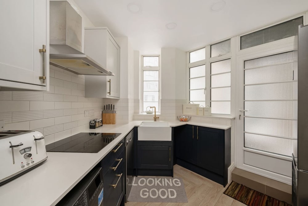 Luxury 3-bed Marylebone Home Security Elevator