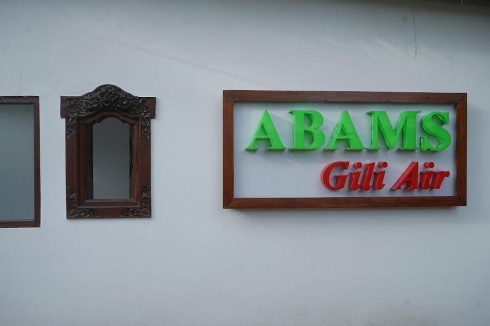 Abams Gili Air