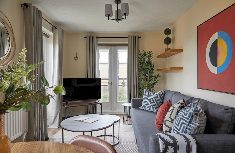 Apartment - Sleeps 6 - Riverside - City Centre