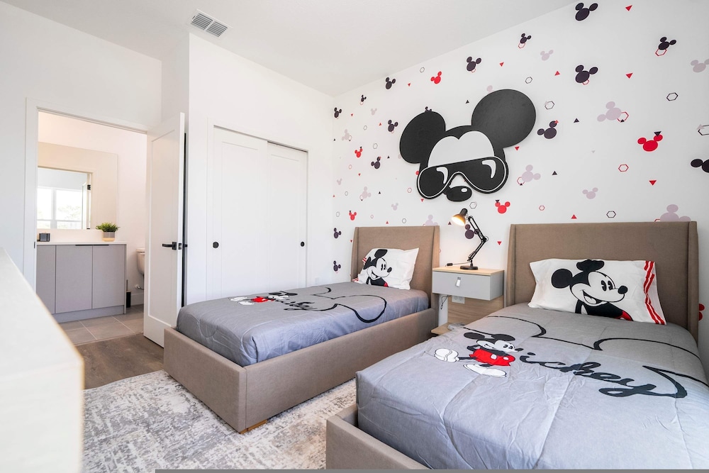 Family Fun Relaxation in a Themed Luxury Home