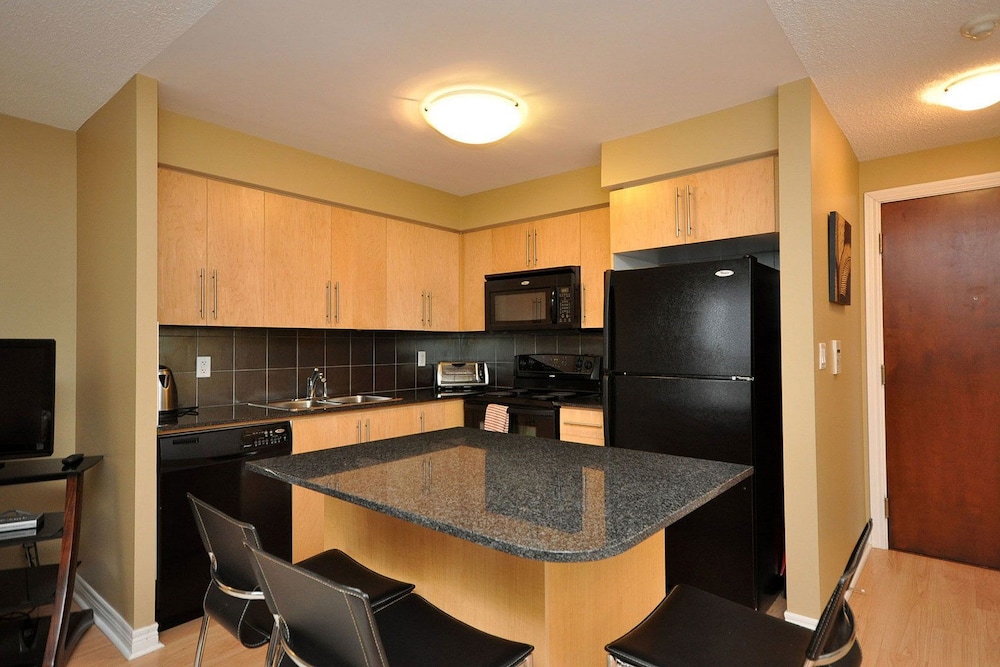 NAPA Furnished Suites - Square One