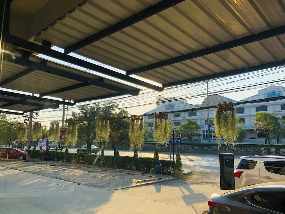 Near BKK Airport Hostel