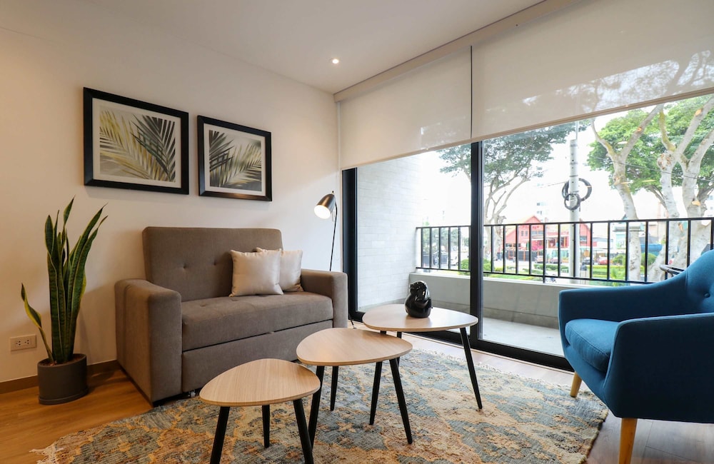 w Brilliant 1BR w Amazing Balcony in Miraflores