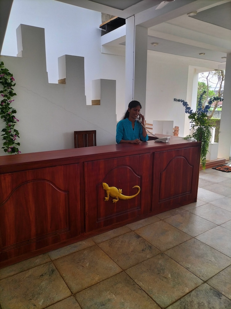 Moragalla Beach Home Guesthouse (Newly opened hotel) view 3