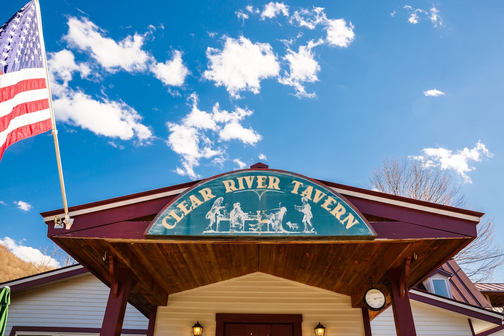 Clear River Inn