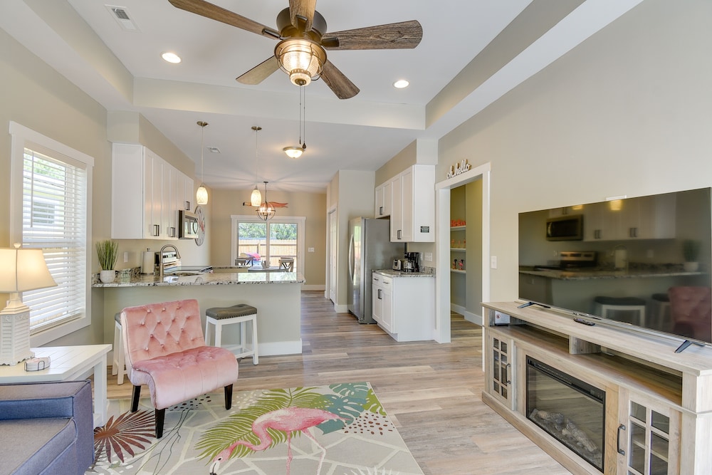 Lovely Vacation Home ~ 1 Mi to Ocean Isle Beach! view 5