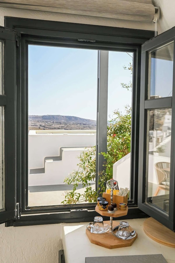 Amphora Meltemi Seaview Gem w Private Jacuzzi