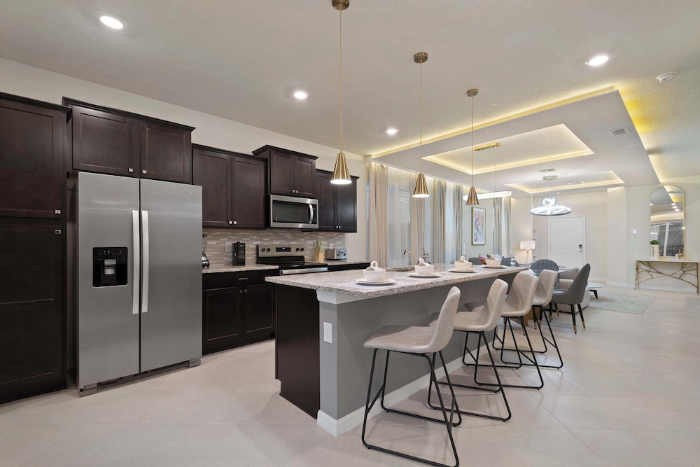 Luxurious Windsor Cay Villa Private Pool, Epic Game Room & Minutes to Disney!