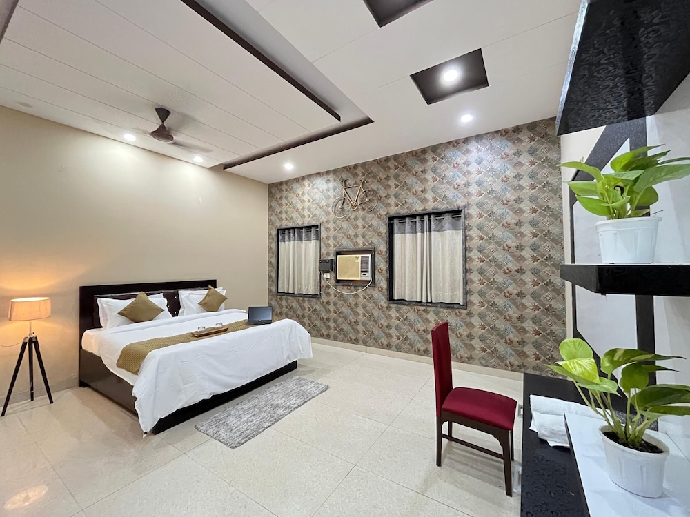 GoBravo 11 6BHK Farm with Pool Sohna Road Gurgaon