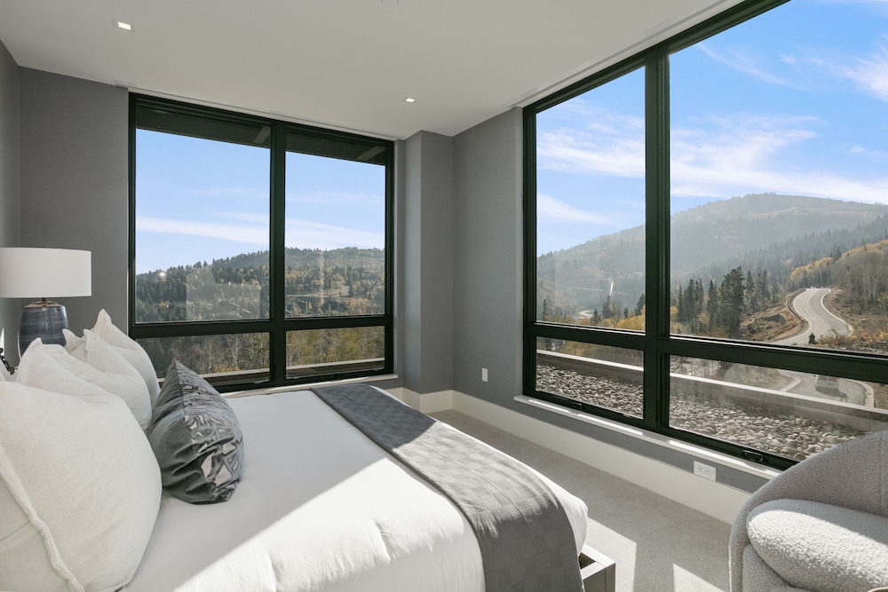 201 - Four Bedroom Argent 4 Condo