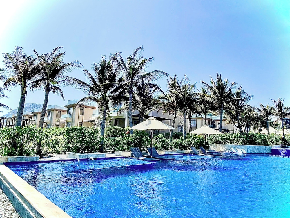 Deluxe Villa Beach Front