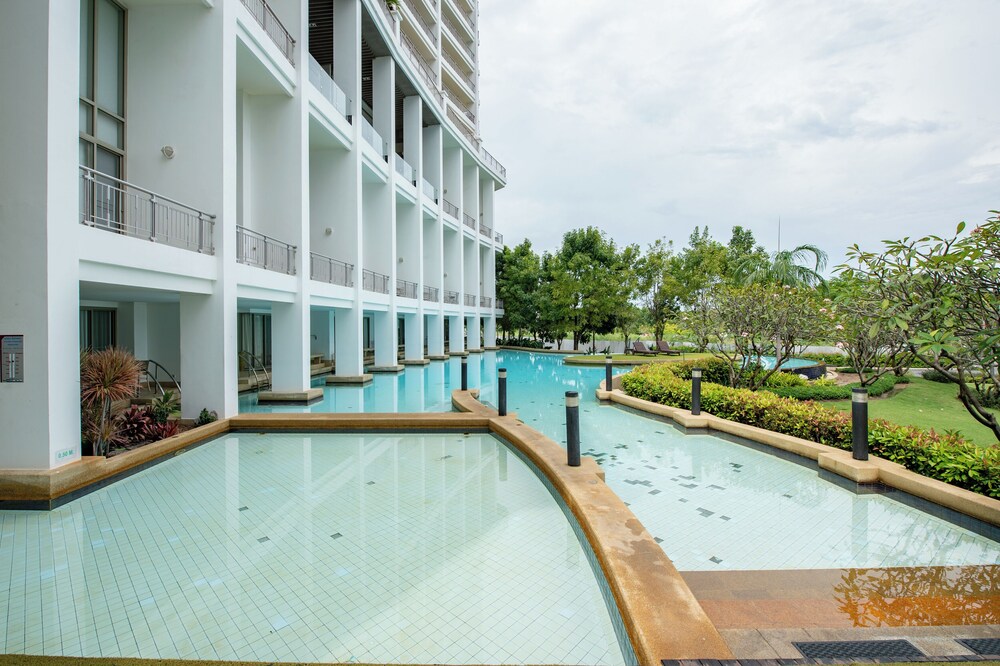 1702 - 2 Bdr Condo With Seaview Boathouse Hua Hin