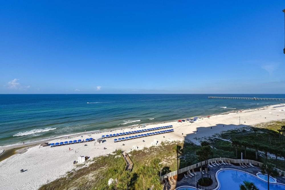 Grand Panama Beach Resort by Book That Condo