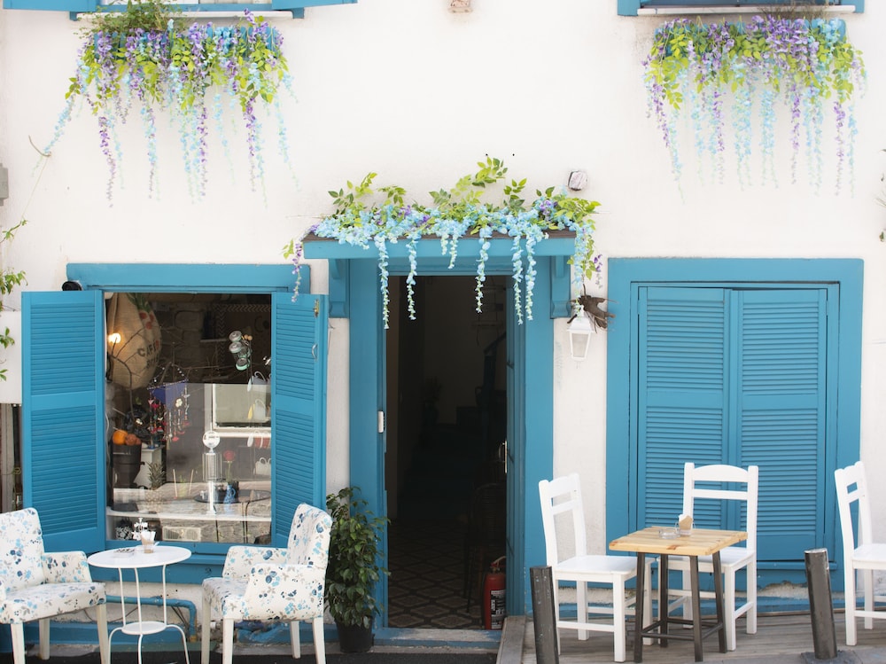 Hot Budget - Image 8