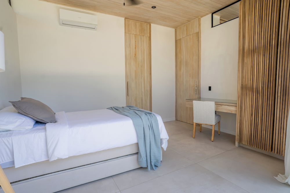 Casita Niaku by Wynwood House