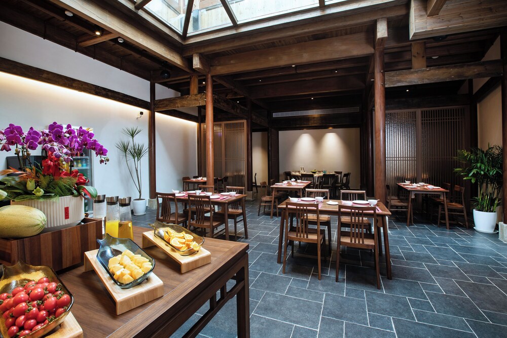 Bajiazhan Yulin Yuchi Homestay