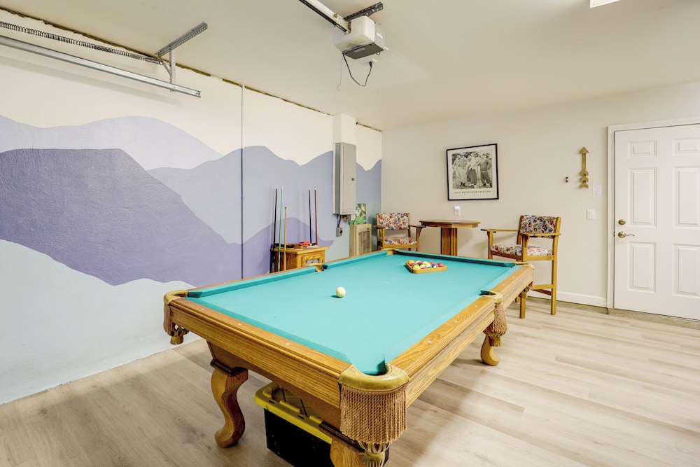 Upscale Blue Ridge Mtns Escape: Great for Groups!