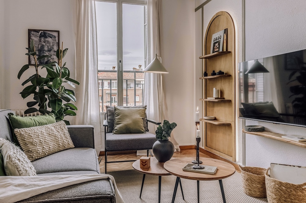 Chich - 2 Bedrooms and Balcony in Palacio