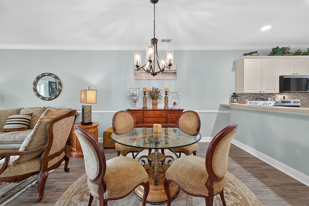 Magnolia Pointe Luster Leaf 4890-203 2 Bedroom Condo