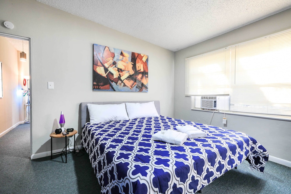 Charming Orlando Duplex ~ 6 Mi to Downtown!