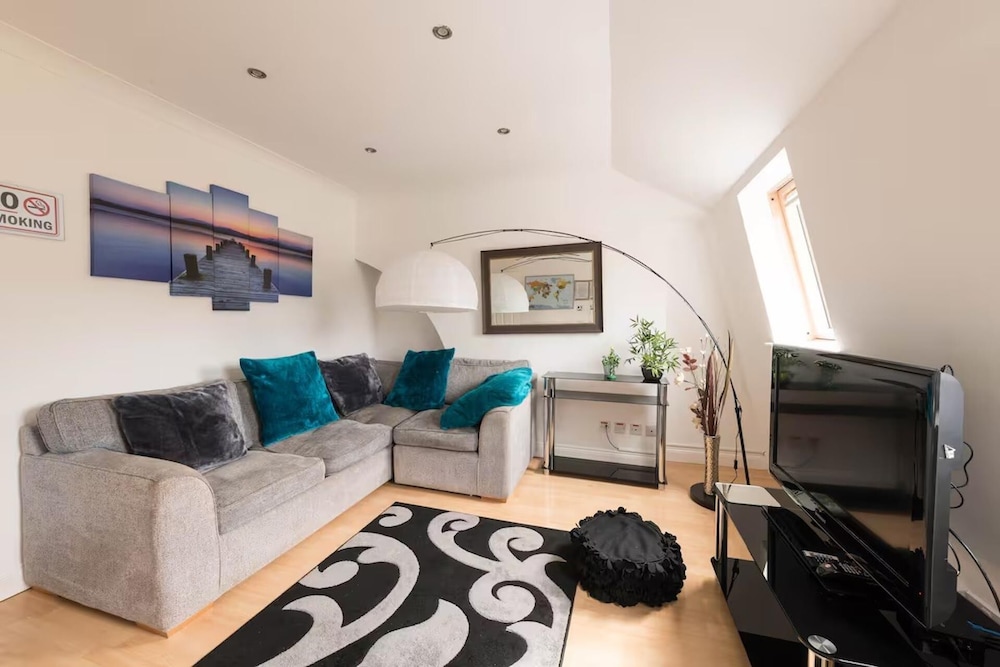 Cosy London Apartment Near River Thames
